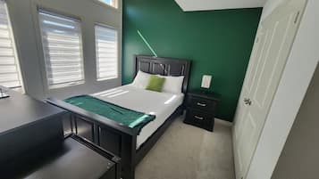4 chambres, fer et planche à repasser, Wi-Fi, literie fournie