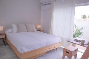 3 bedrooms, iron/ironing board, travel cot, free WiFi