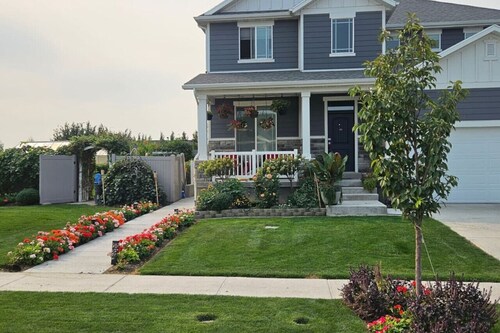 Lehi Oasis | Hot Tub | Firepit | 3D Theatre Room