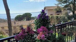 Property grounds - The Pearl of Trevignano. (Possesso)