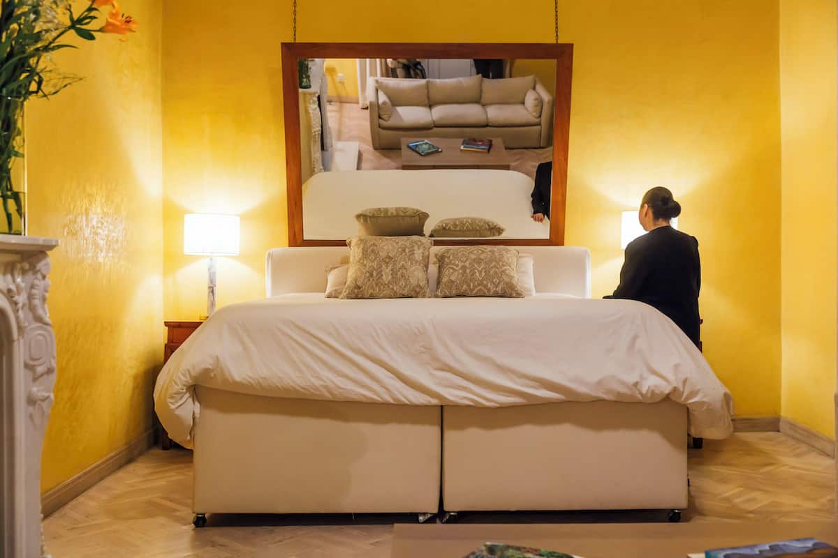 Grand Suite, Executive Level | Hypo-allergenic bedding available, Tempur-Pedic beds, desk