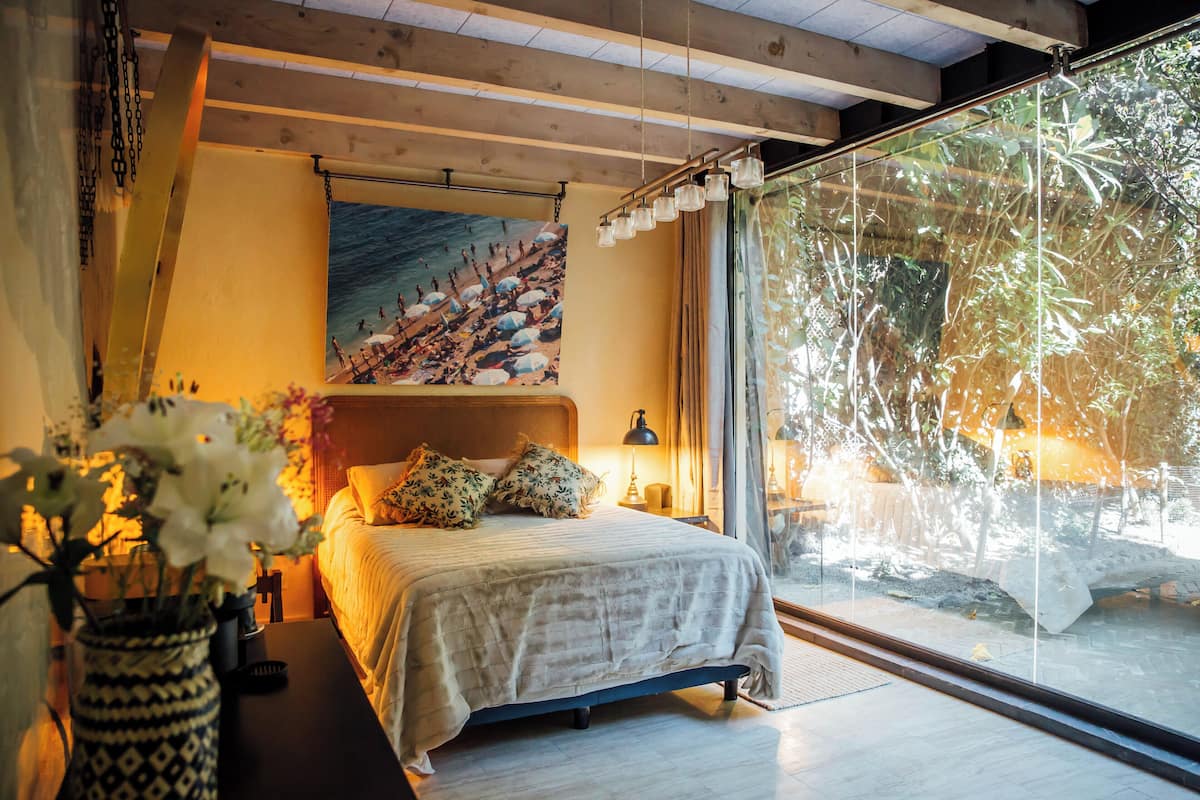 Garden Queen Room Ground Floor | Hypo-allergenic bedding available, Tempur-Pedic beds, desk