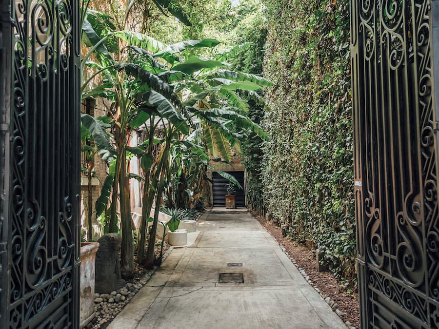 Mặt tiền nơi lưu trú