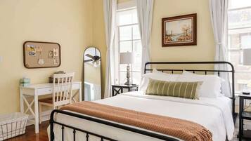 4 bedrooms, iron/ironing board