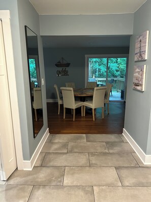 Dining - Union Pier cottage tucked in woods, close to all. (Union Pier)