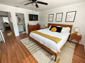 3 bedrooms, iron/ironing board, WiFi, bed sheets