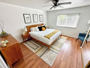 3 عدّة غرف نوم ومكواة/لوح كي وواي فاي وملاءات أسرّة