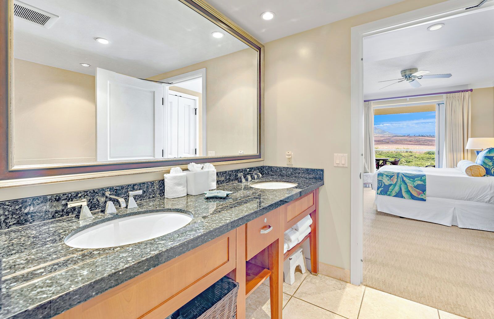 Bathtub, hair dryer, towels