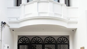 Mặt tiền nơi lưu trú