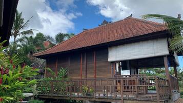 Quarto casal luxo, 1 quarto, sacada, vista para a montanha | Roupas de cama antialérgicas, camas Select Comfort, frigobar