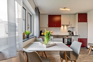 Dining - Apartment "Am Weissgerber" with Private Terrace & Wi-Fi (Münsingen)