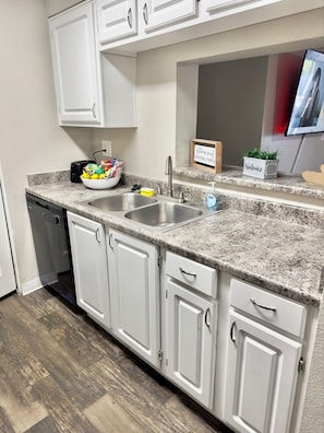 Private kitchen - Sapphire Nights in Chandler⭐️ (Chandler)