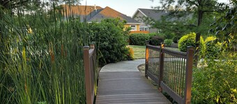 Plumberry Cottage in Charming Neighborhood