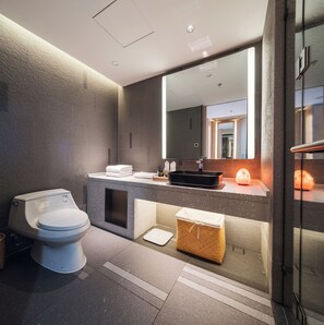 Comfort Single Room | Bathroom | Combined shower/bathtub, spring water bathtub, rainfall showerhead - HENTIQUE MANNA TANGSHAN (Nanjing)