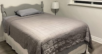 Cozy 3 Bedroom, Bath and Kitchen in Georgetown ON CA