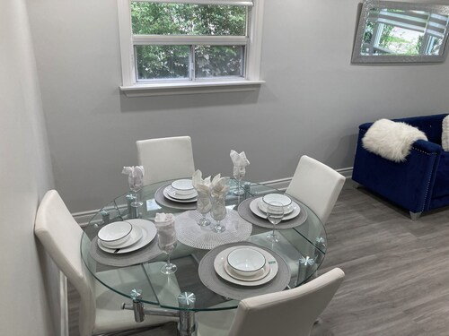 Cozy 3 Bedroom, Bath and Kitchen in Georgetown ON CA