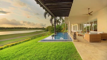 Outdoor pool, a heated pool