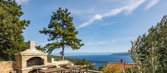 Seaview House Helena - Apartment 2, Plomin, Croatia