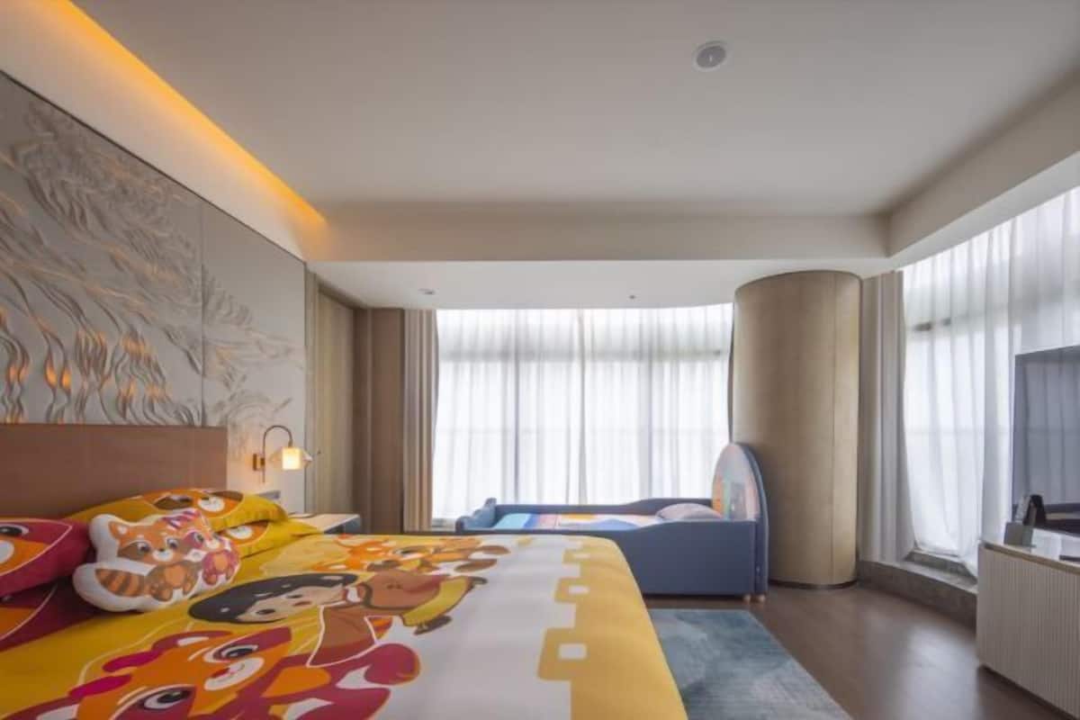 1 bedroom, premium bedding, down duvets, minibar