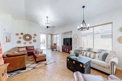 Desert Oasis - Heated Pool Retreat | Pet-friendly