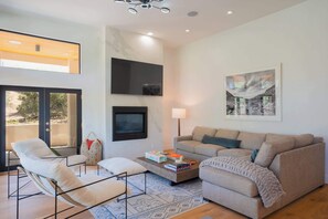 TV, fireplace, offices - Casa Mariposa - Stunning Modern Home, Hot Tub (Santa Fe)