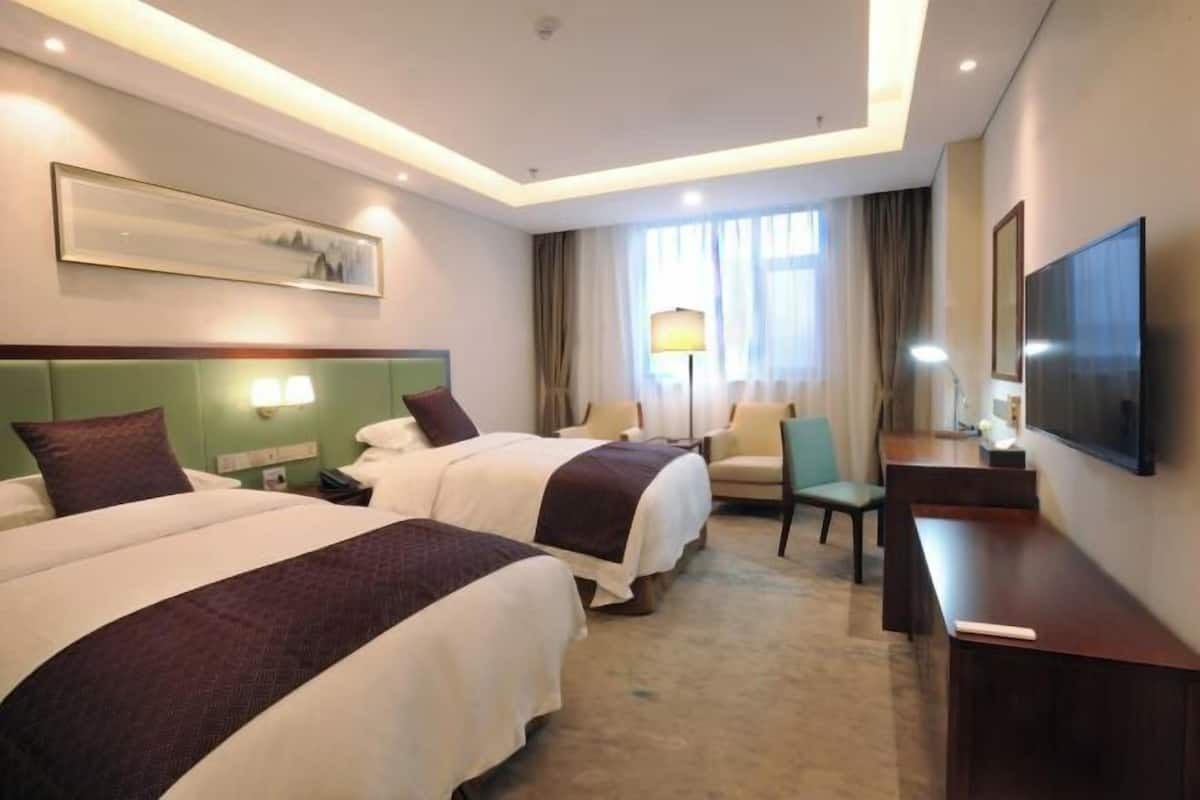 1 bedroom, premium bedding, down duvets, minibar