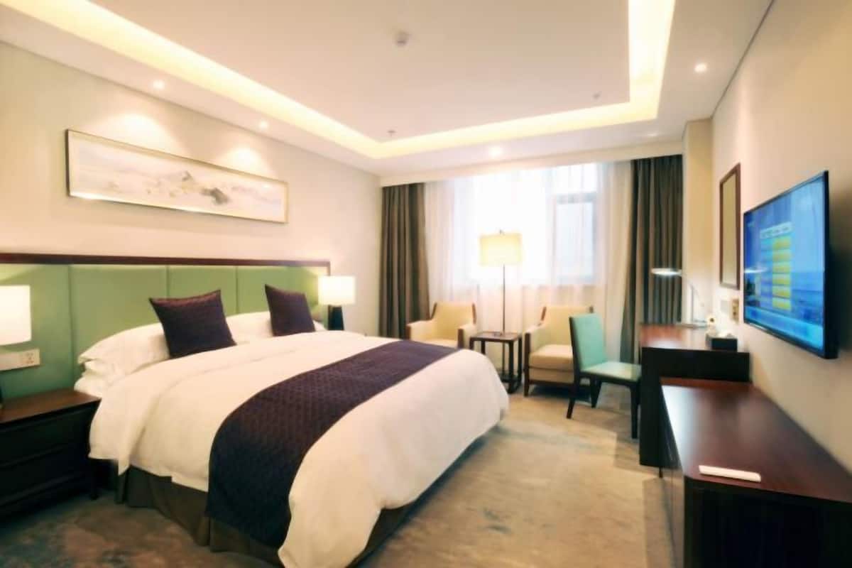1 bedroom, premium bedding, down duvets, minibar