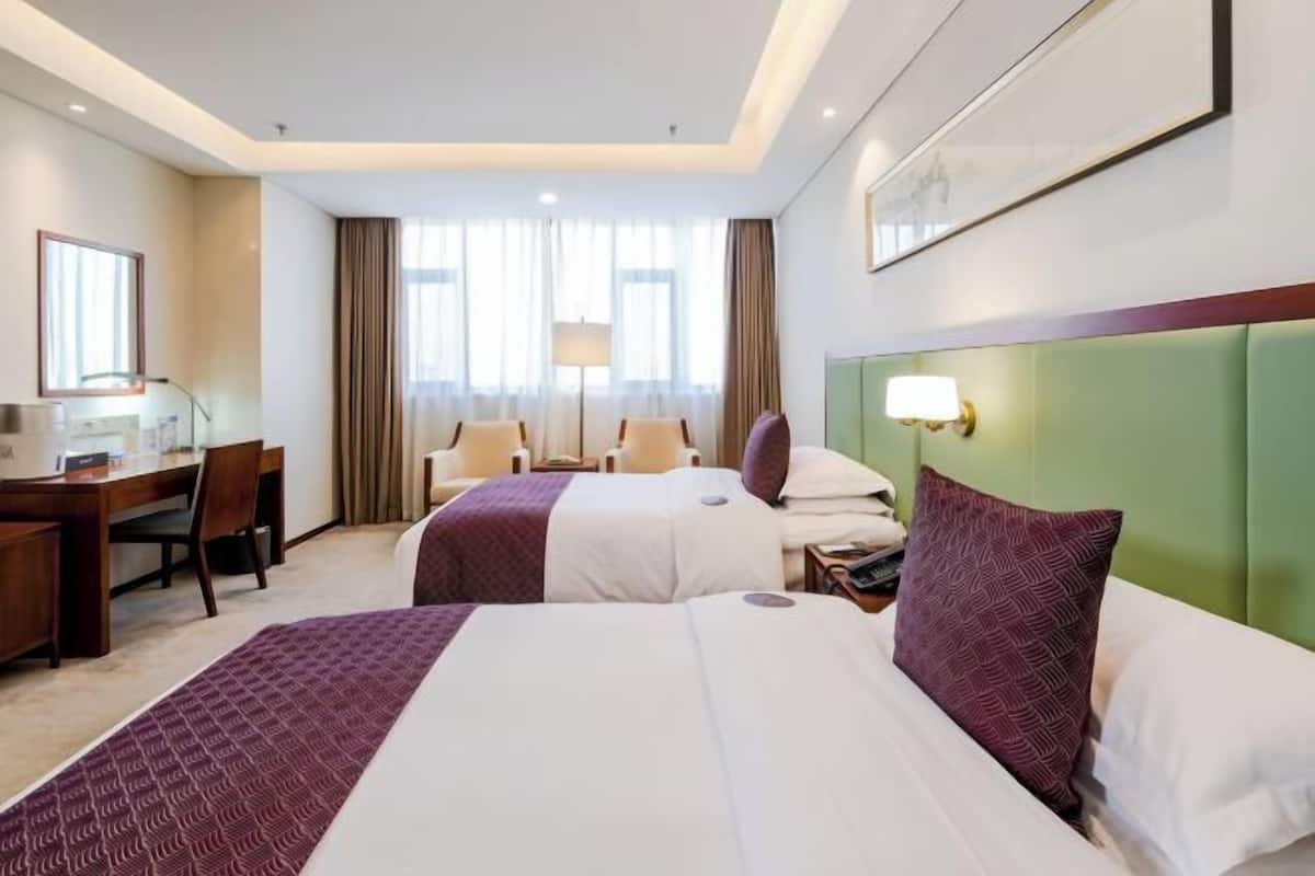 1 bedroom, premium bedding, down duvets, minibar