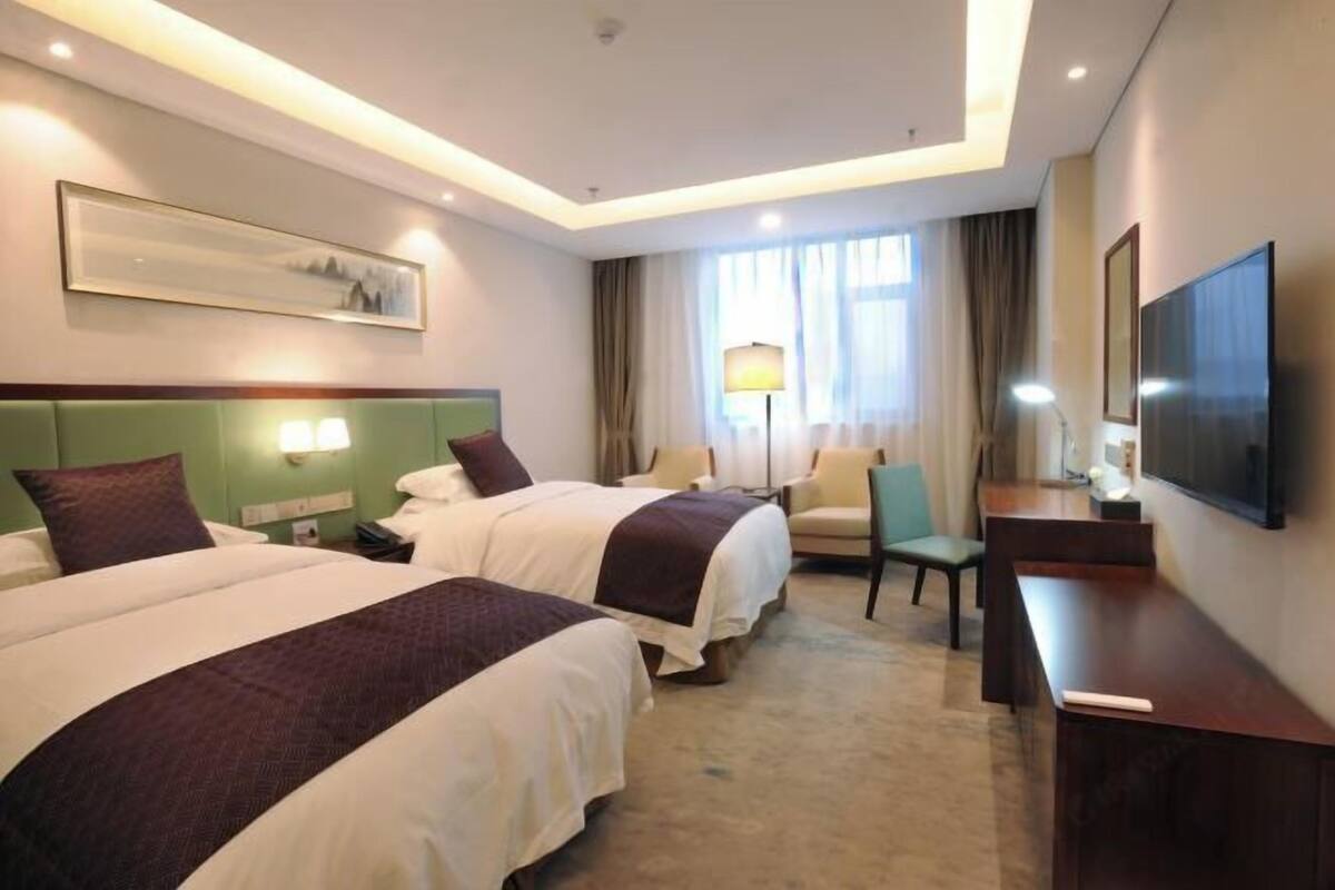 1 bedroom, premium bedding, down duvets, minibar