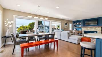 TV, fireplace, DVD player, stereo