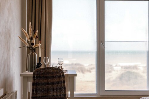 Huswell - Modern studio with magnificent seaview