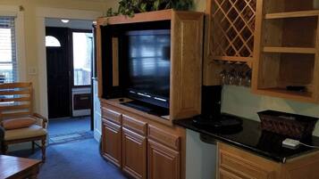 TV, fireplace, stereo, offices