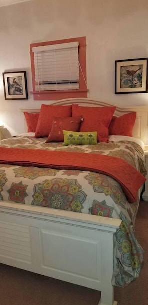 3 bedrooms, desk, iron/ironing board, WiFi