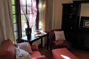 TV, fireplace, offices