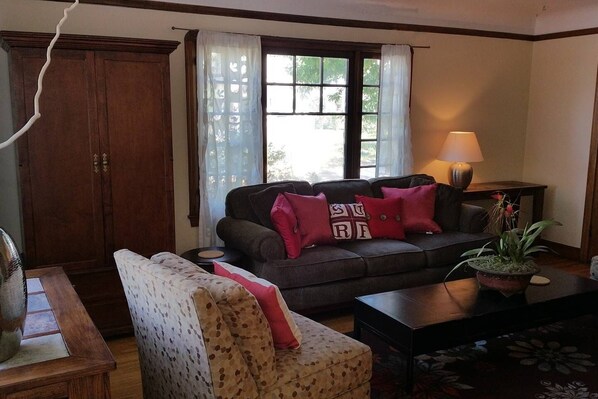 TV, fireplace, stereo, offices