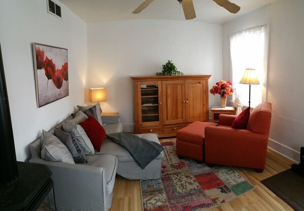 Televisión, estéreo y oficina 