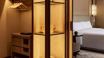 1 Schlafzimmer, hochwertige Bettwaren, Daunenbettdecken