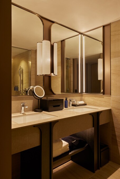 Dusit Thani Kyoto - Image 58