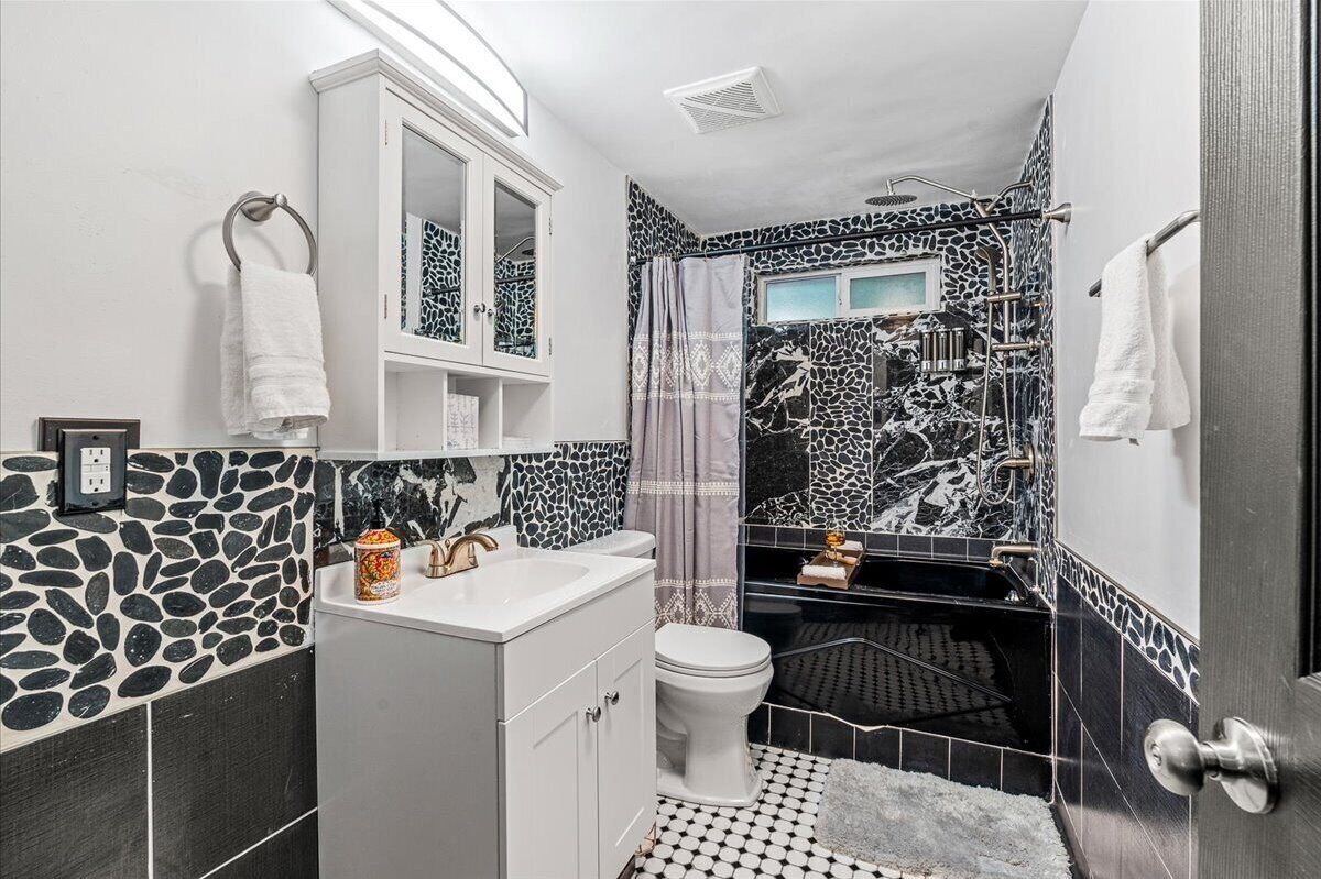 Jetted tub, hair dryer, towels, soap