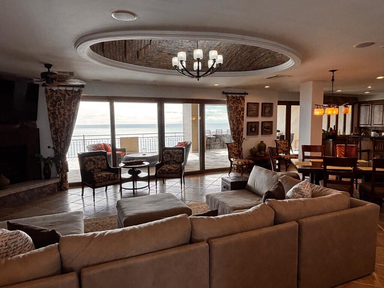 智能電視、壁爐