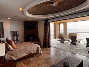 4 間睡房、書桌、Wi-Fi