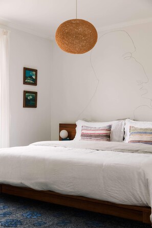 4 bedrooms, iron/ironing board, WiFi, bed sheets - Town & Trail - Walkable Wellington Charmer (Prince Edward)