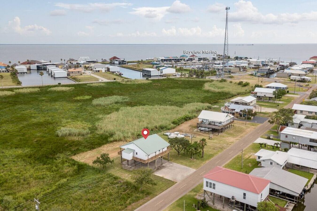 The Rainbow · The getaway vacation house w/ boat parking & wifi