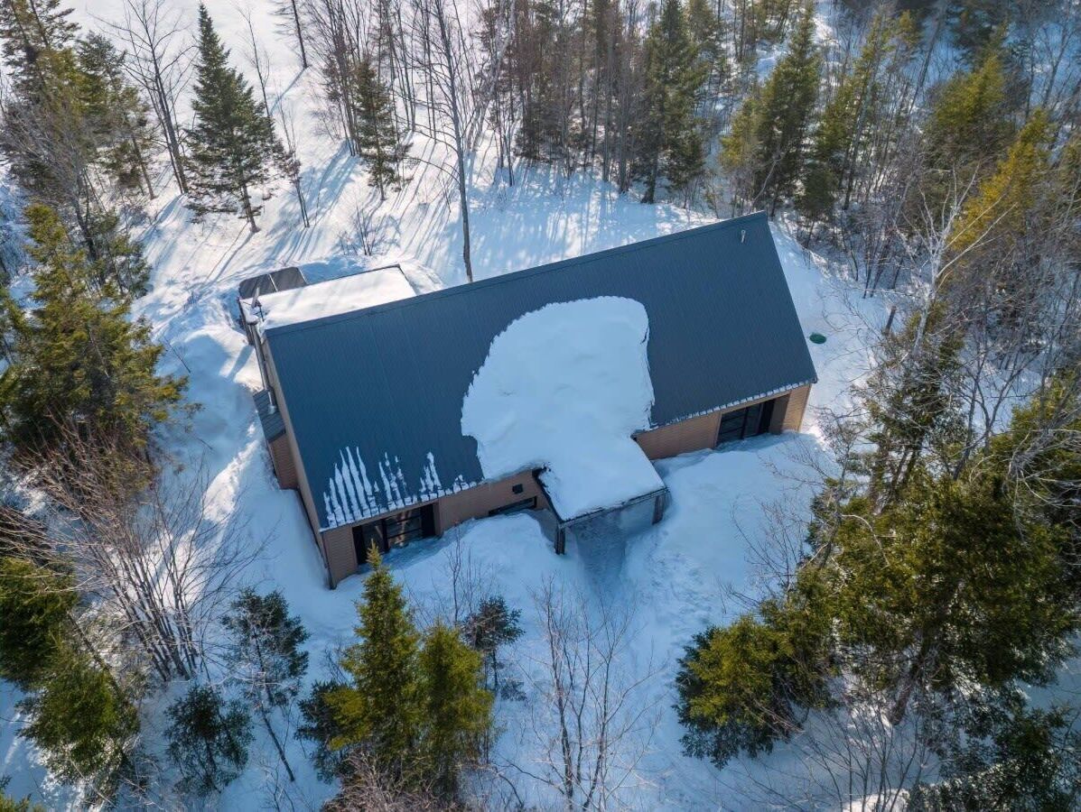 Embrace winter's quiet. Your mountain retreat for renewal.