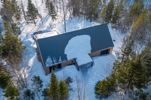 Embrace winter's quiet. Your mountain retreat for renewal.