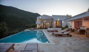5 bedrooms - Villa Dara AND Todd in Gryk Nok (Lefkada)