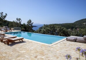5 bedrooms - Villa Dara AND Todd in Gryk Nok (Lefkada)