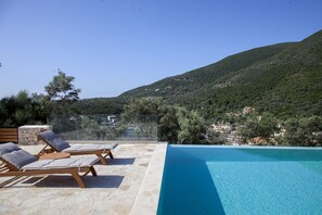 5 bedrooms - Villa Dara AND Todd in Gryk Nok (Lefkada)
