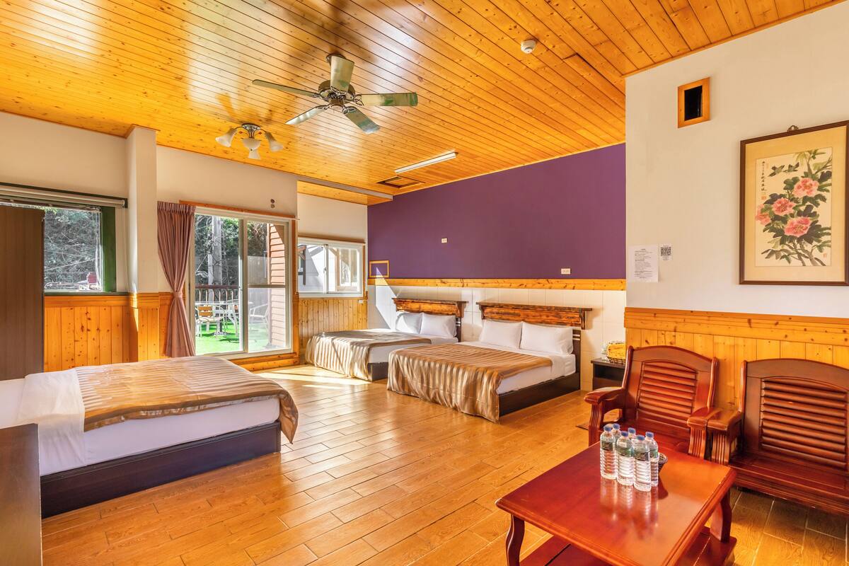 Family Room, Balcony | Down comforters, WiFi (free), bed sheets