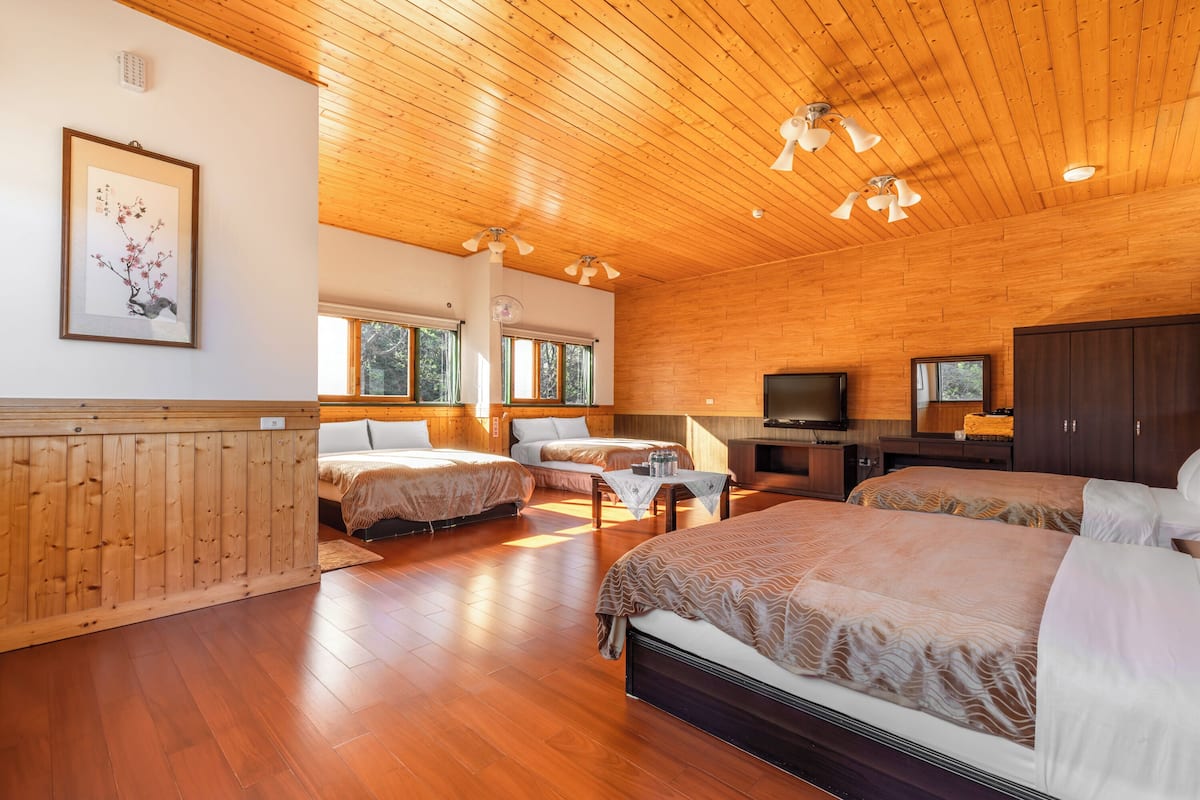 Quarto família, terraço | Edredons de pluma, Wi-Fi de cortesia, roupa de cama